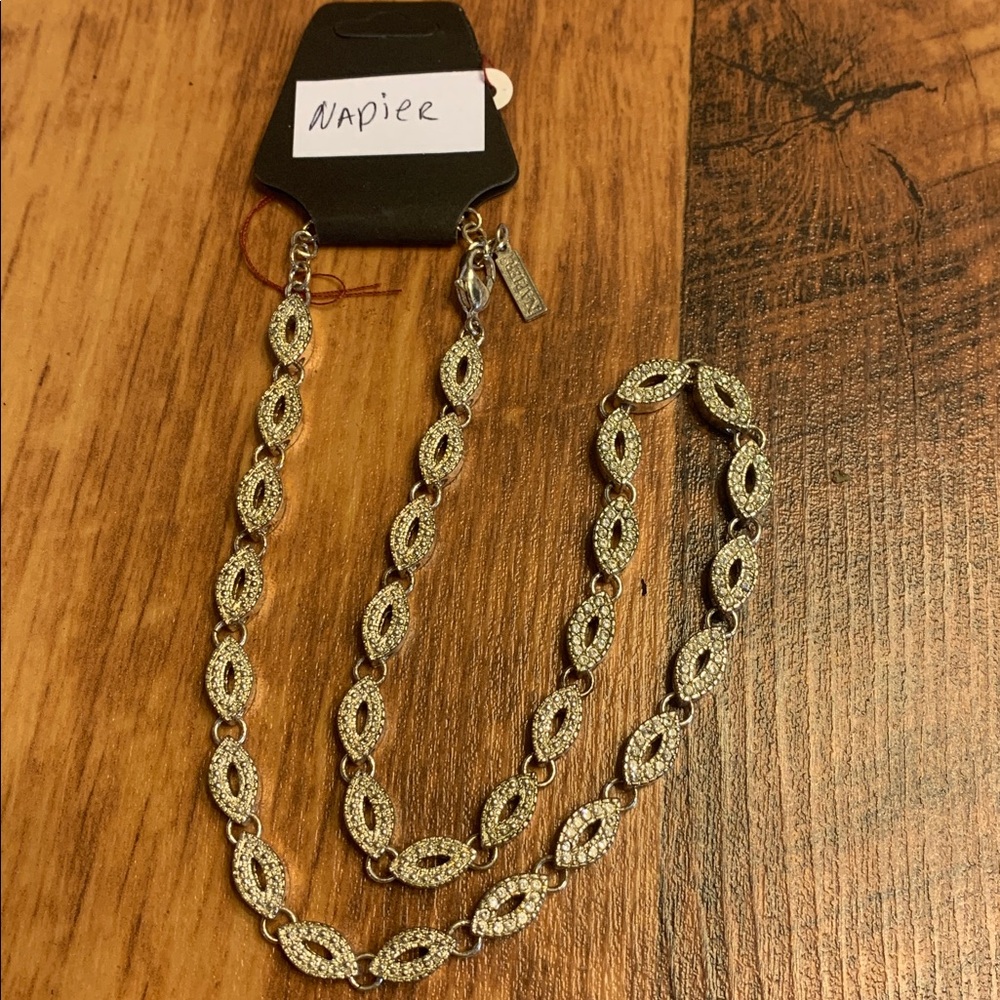 VTG Napier necklace excellent shape